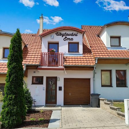 Appartamento Ubytovani Ema Valtice Esterno foto