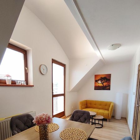 Appartamento Ubytovani Ema Valtice Esterno foto